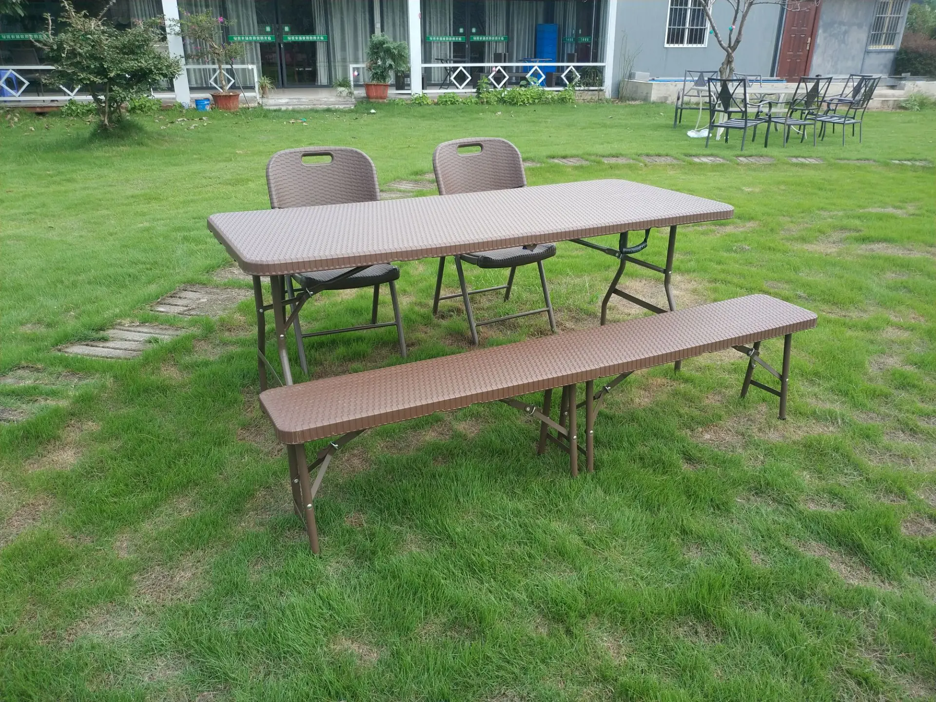 藤制6英尺户外塑料折叠长凳和桌子套装
