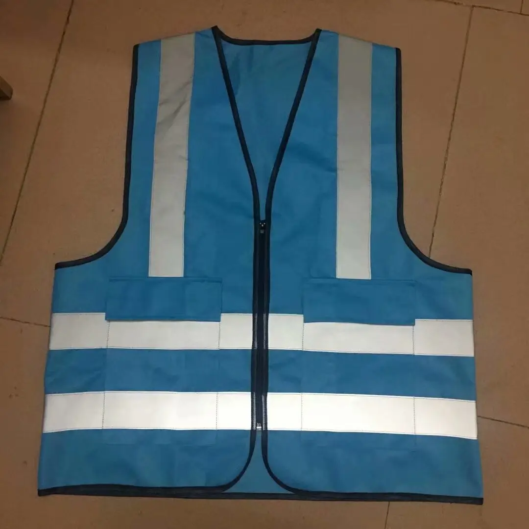 Практичный неоновый зеленый защитный жилет с 2 карманами и светоотражающими полосками на