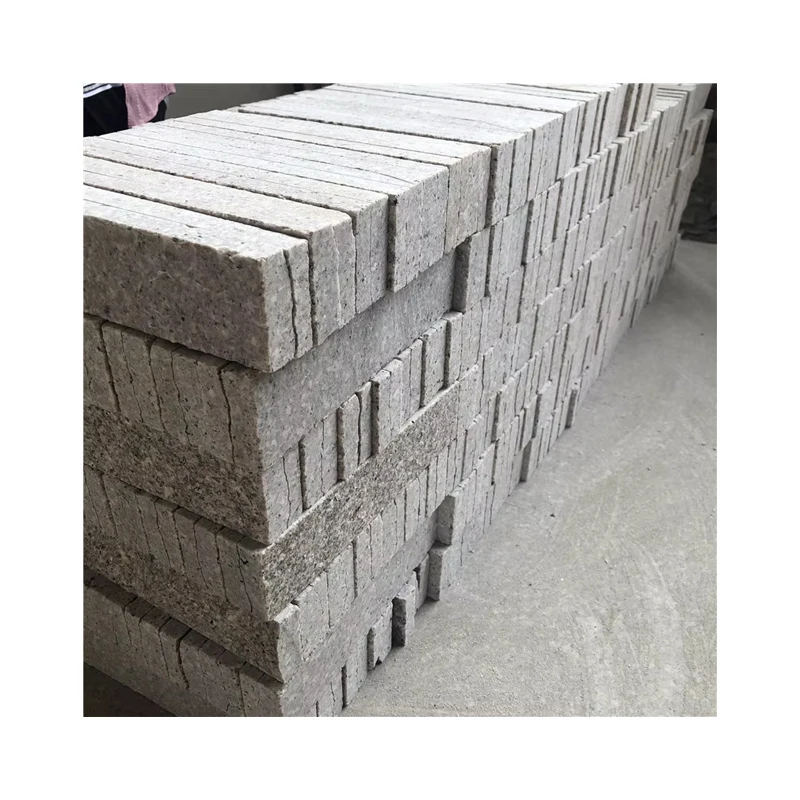 Натуральные гранитные щепки с расколотой поверхностью, отполированные и обожженные для использования на открытом воздухе — черно-белые гранитные плитки и слябы.