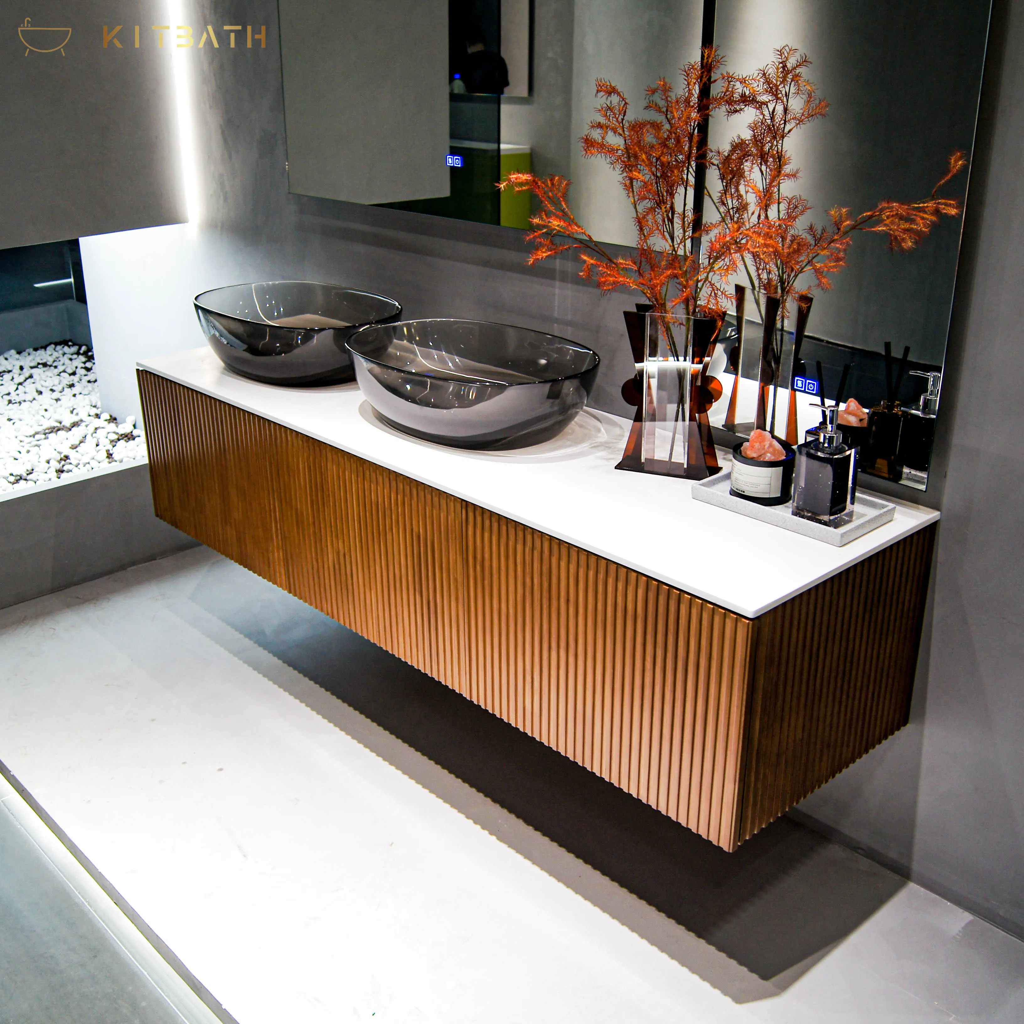 Alibaba.com: European Style Cabinet Bathroom Wall Cabinet with High Glossy  Finish and Integrated Sink : Source durable, CE-certified bathroom  solutions ideal for modern commercial and residential projects., image size:3264x3264