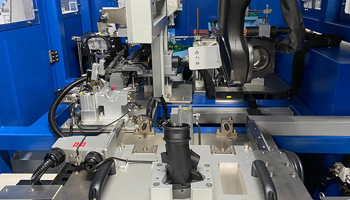 Automatic Plastic Welding Machine with 220v/380v Dual Voltage and 50/60Hz Frequency for Precision Hot Melt Implantation