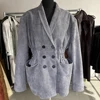 Nuovo camoscio grigio