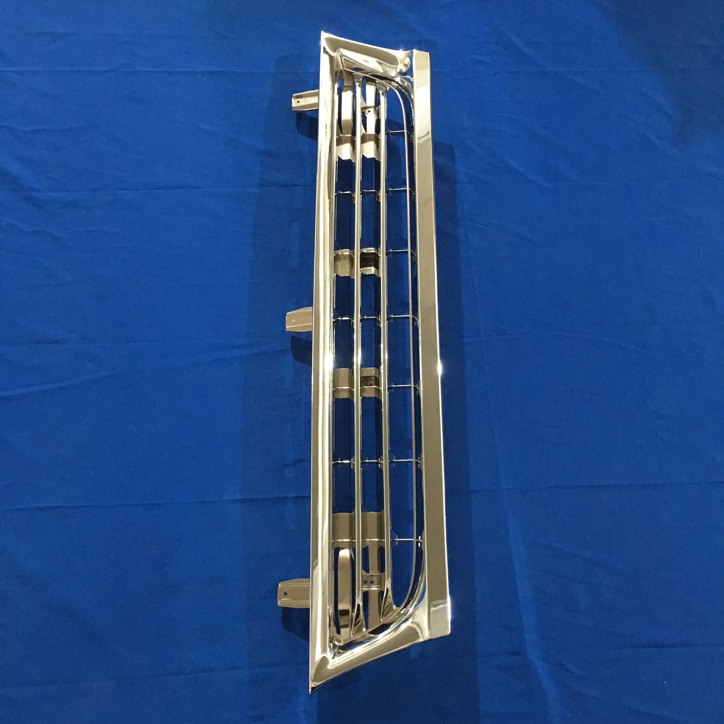 Chrome Grille for Isuzu Deca320 Deca270 Fsr Ftr Available in Wide and Narrow Body Sizes Can Be Chrome Plated or Painted