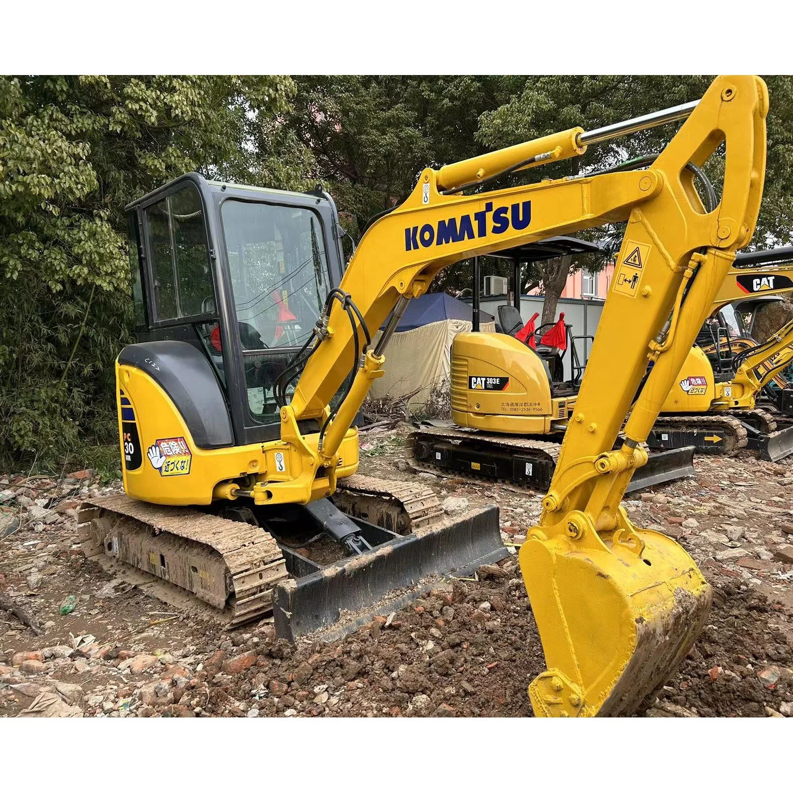 KOMATSU　PC30-3 Komatsu PC30-3 Excavator - Reliable Second Hand Option