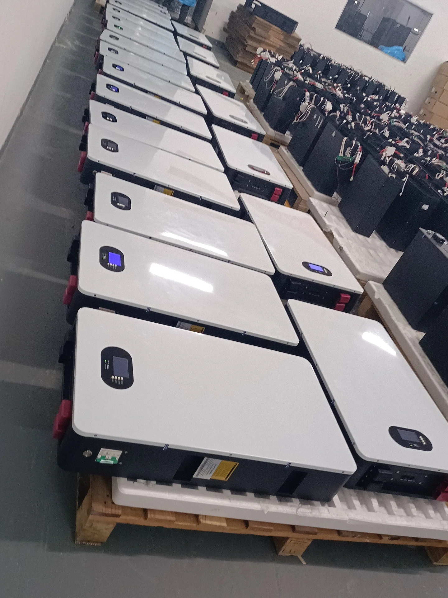 Lovsun Powerwall 51.2v 5kwh 10kwh 15kwh 100ah 200ah Wall Mounted Solar Lithium Battery For Solar Storage System supplier