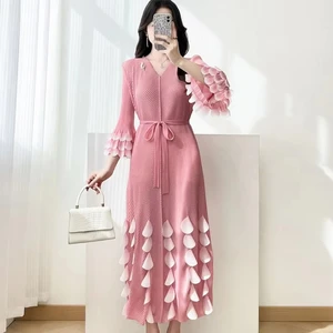 European and American Elegant Long Pleated Dress with Flower Petal Decoration Elegant Honeycomb Pleated Dress