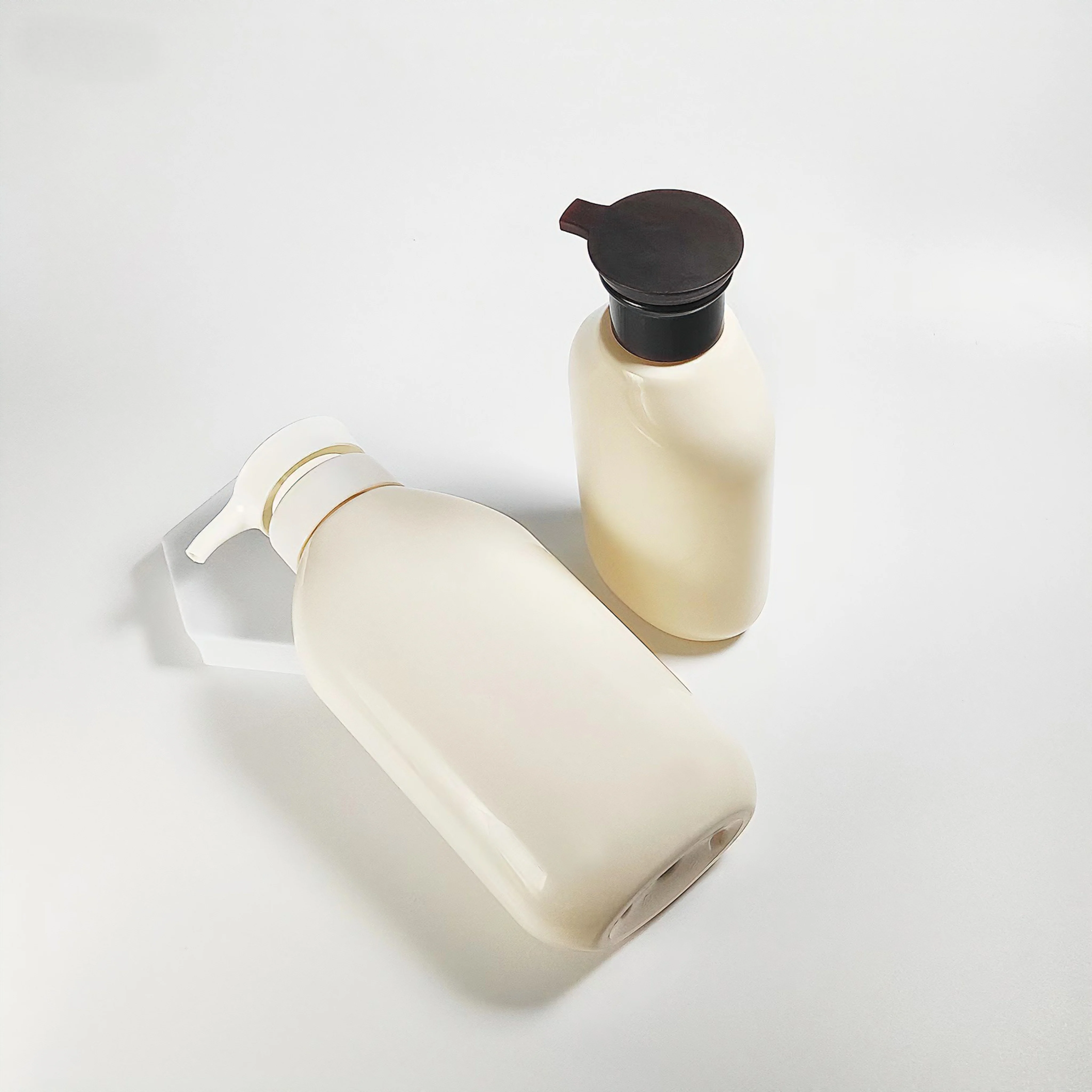 Wholesale 300ml 500ml 600ml 750ml Customized Hdpe Bottle Plastic Shampoo Bottle for Hair Conditioner