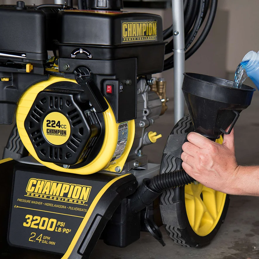 チャンピオン 3200 PSI ポータブル高圧洗浄機 224ccエンジン 1年保証