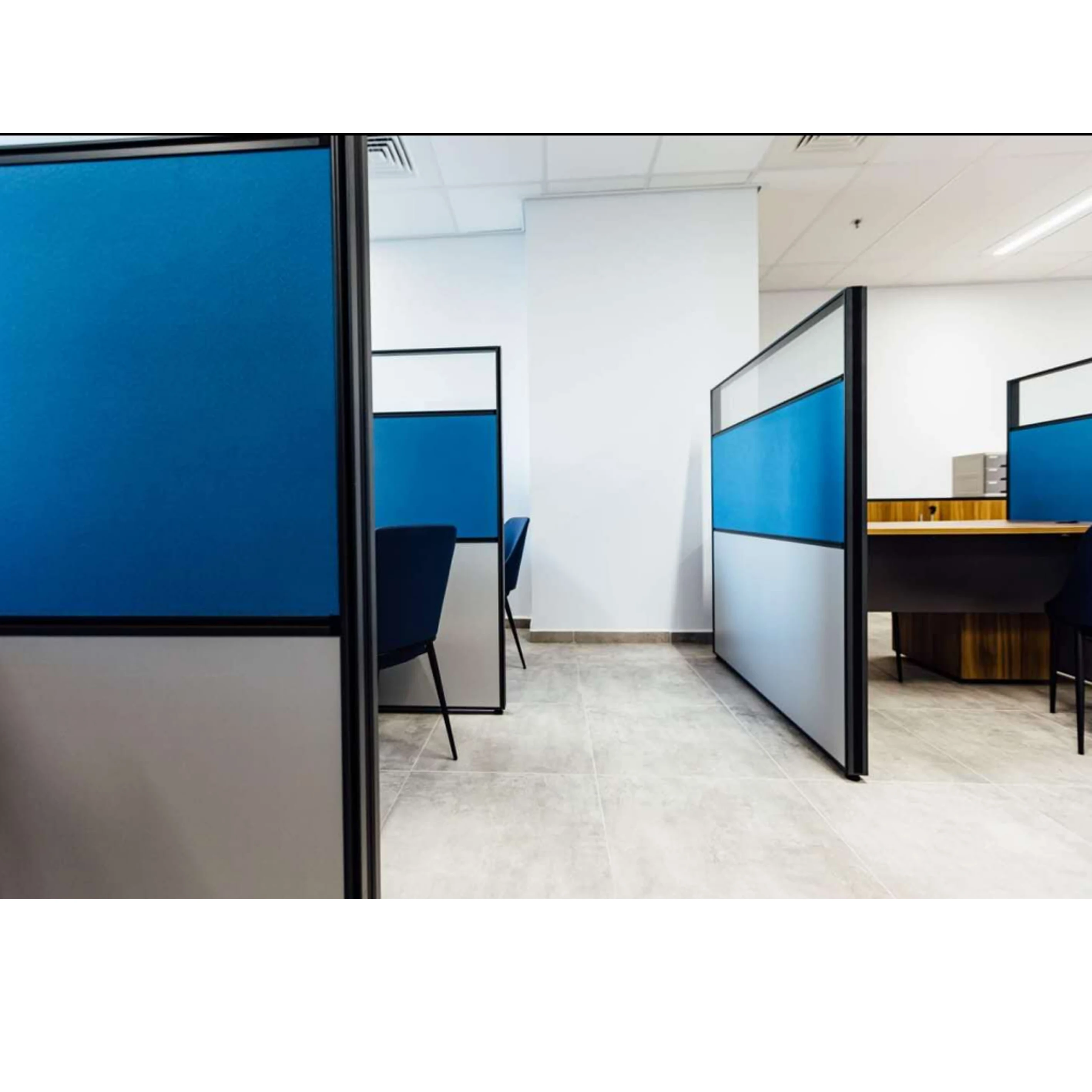 Modern Half Height Cubicle Office Partition Modular Single Desk  2 4 6 Person Workstation Executive Movable Office Workstation