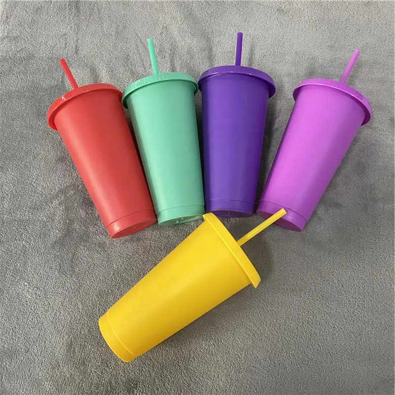 Многоразовые дорожные чашки 24 унции 16 унций пластиковые бутылки для воды кофейные кружки термочувствительность градиент питьевая меняющая цвет