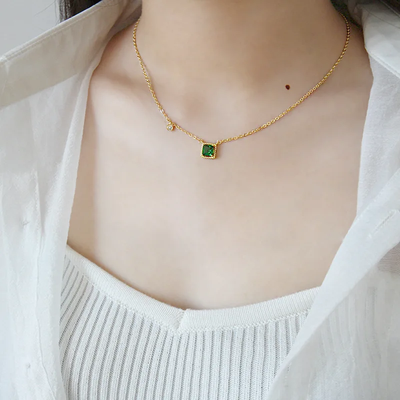 Anniversary Gift - Classic Emerald Zircon Pendant Necklace