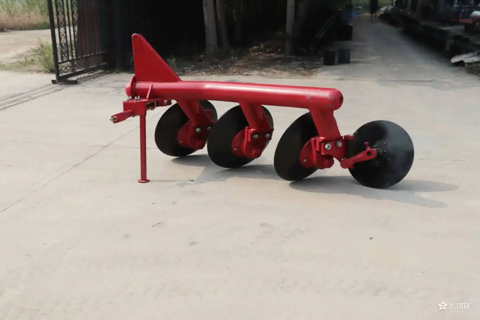 Tractor Implements Mounted Disc Plough Simple Plow Four Disc Plough Mf ...