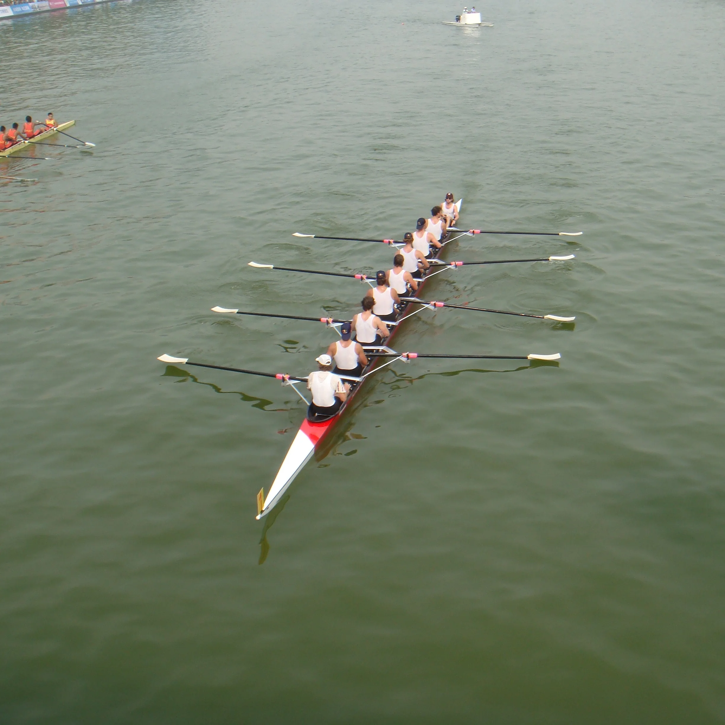 FISA Rowing Boat 国際アカデミックレースボート 1人乗りカヤック 白・黄