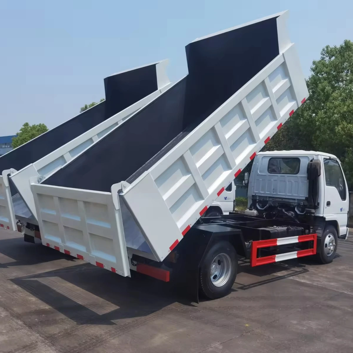 Isuzu Dump Trucks - Reliable Mini Track Dumper Solutions