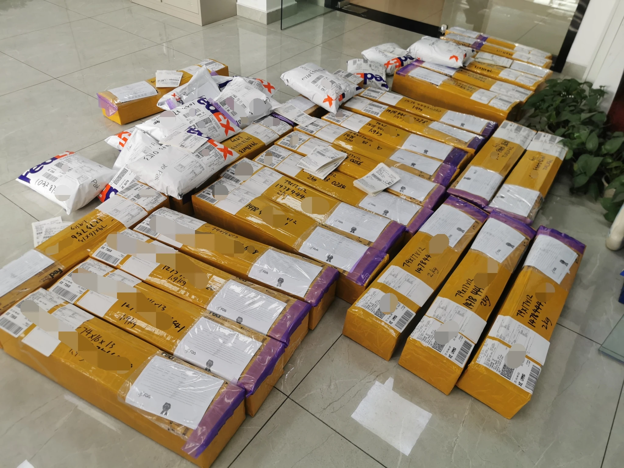 Leshine Hot Selling Tape In Human Hair Extensions Wholesaler Remy Hair