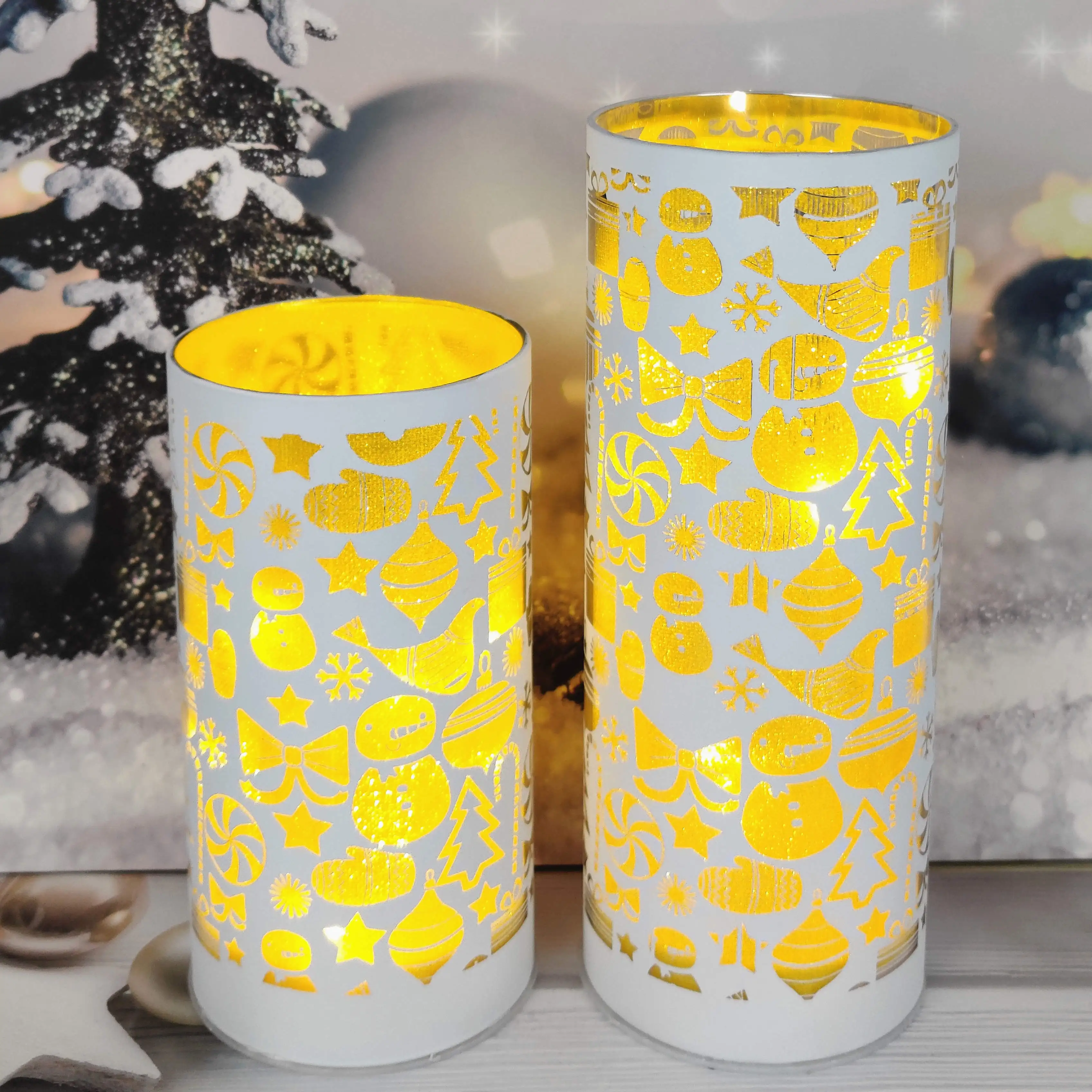 Battery operated led light up glass Christmas cylinder hurricane table decoration setting ideas manufacture