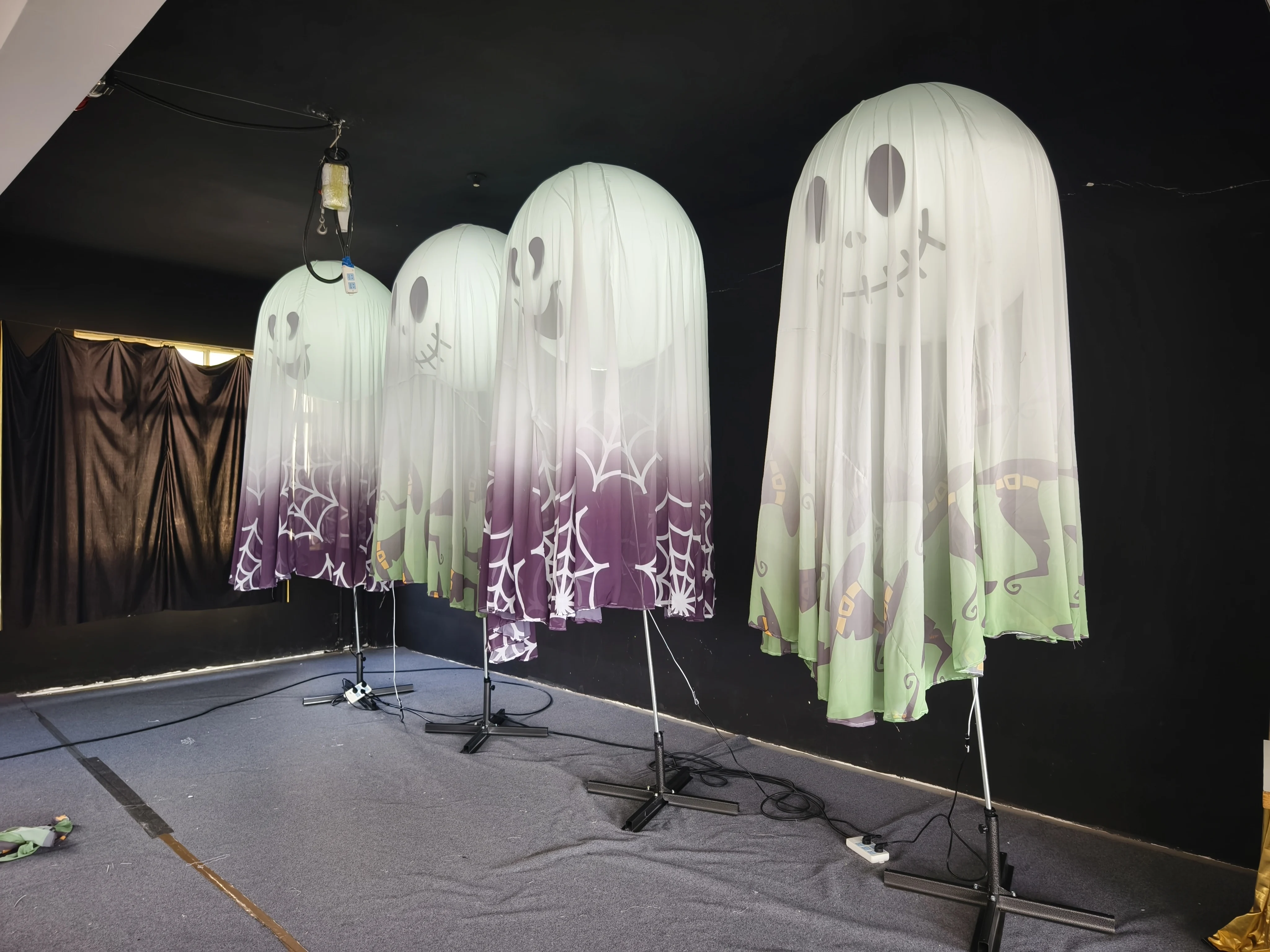 Customized Inflatable Halloween Ghost Model, LED Lighted Inflatable for Commercial Decoration