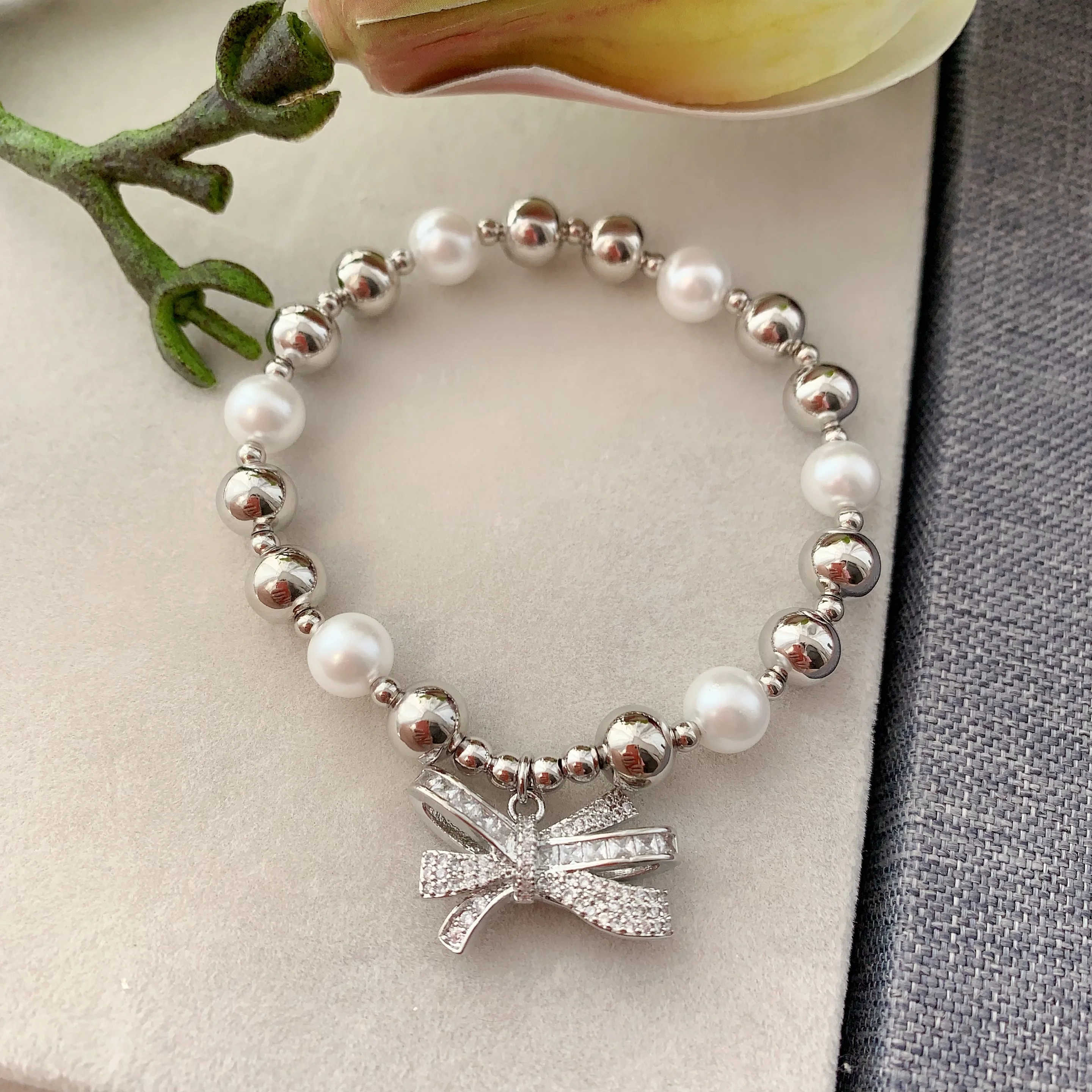 ブレスレット [KINDABABY] cubic ribbon swrovski pearl bracelet V-655757209_6_320.jpg?pristine