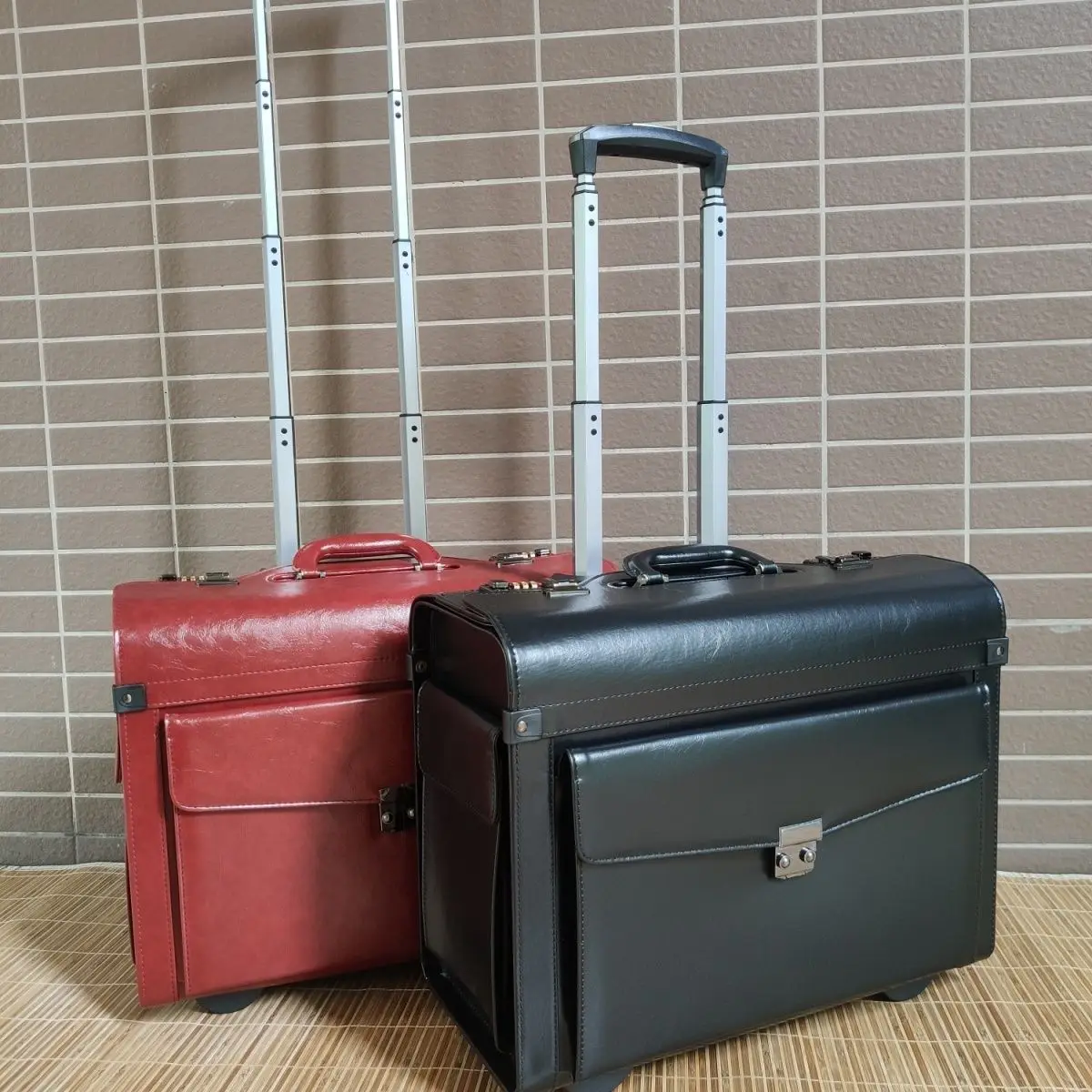 Hot Sale 18'' PU Pilot Luggage Factory-Made Travel Trolley Suitcase with  Fixed Casters Boarded Luggage Wholesale