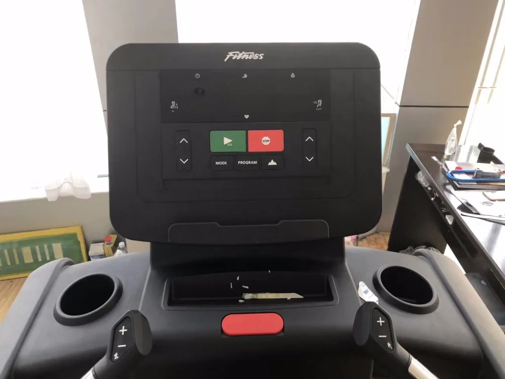 2022 Heavy Duty Electric Cardio Sports Pad With Tv Big Screen Treadmill Commercial