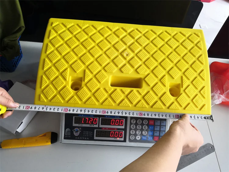 Portable Lightweight Heavy Duty Driveway Sidewalk Plastic Curb Threshold Ramps