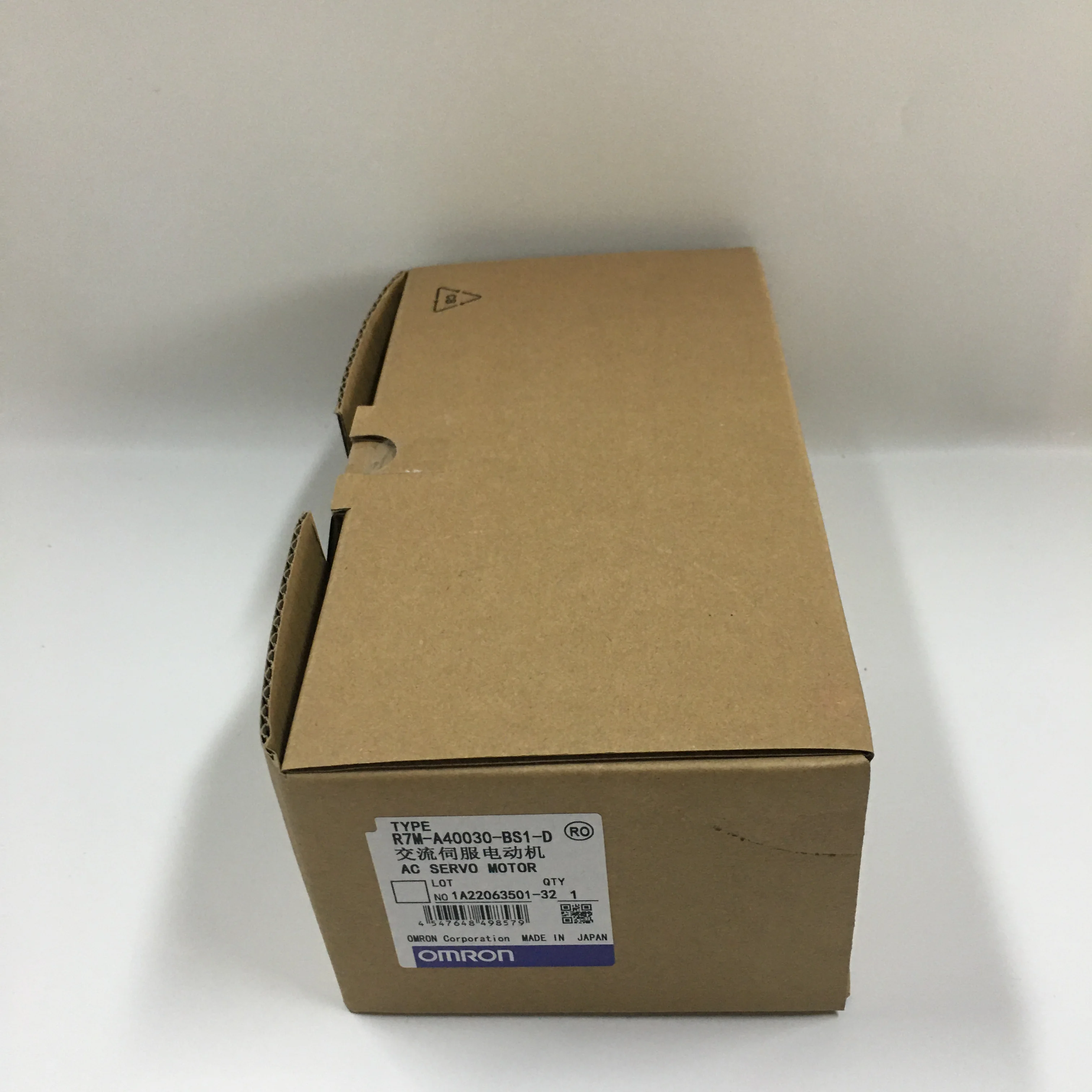 OMRON AC Servo Motor R7M-A40030-BS1-D OMRON AC Servo Motor R7M-A40030-BS1-D