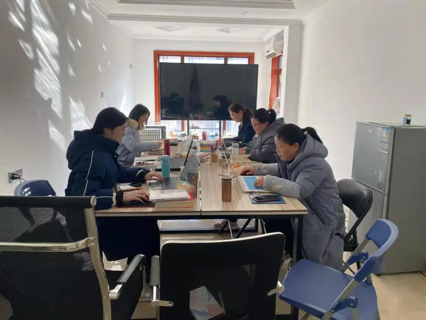 Yiwu Dingxin E-Commerce Co.,ltd. 2