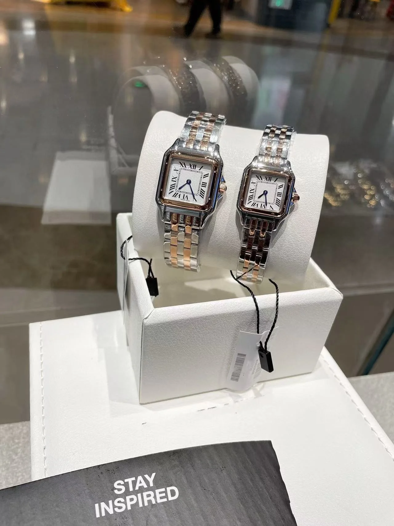 Square Quartz Women's Watch OM-055444