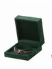 Caja para brazalete verde.