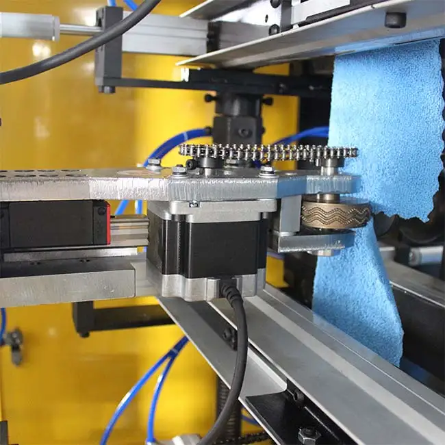 Automatic Textile Fabric Cross Cutting Machine New Used Condition for Retail Use Core Components PLC Motor