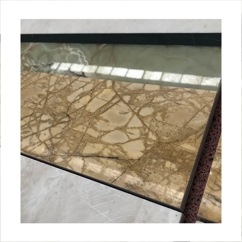 Pars aquae subiecta in formam pinnaculi pro tesseris in hospitio et villa