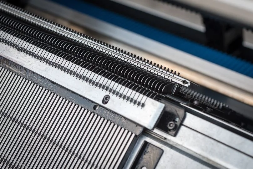 MaxZing New 2024 Model Textile Industry Computerized Flat 5G 52 Inch Bed Flat Knitting Machine with Double System Flat Knit