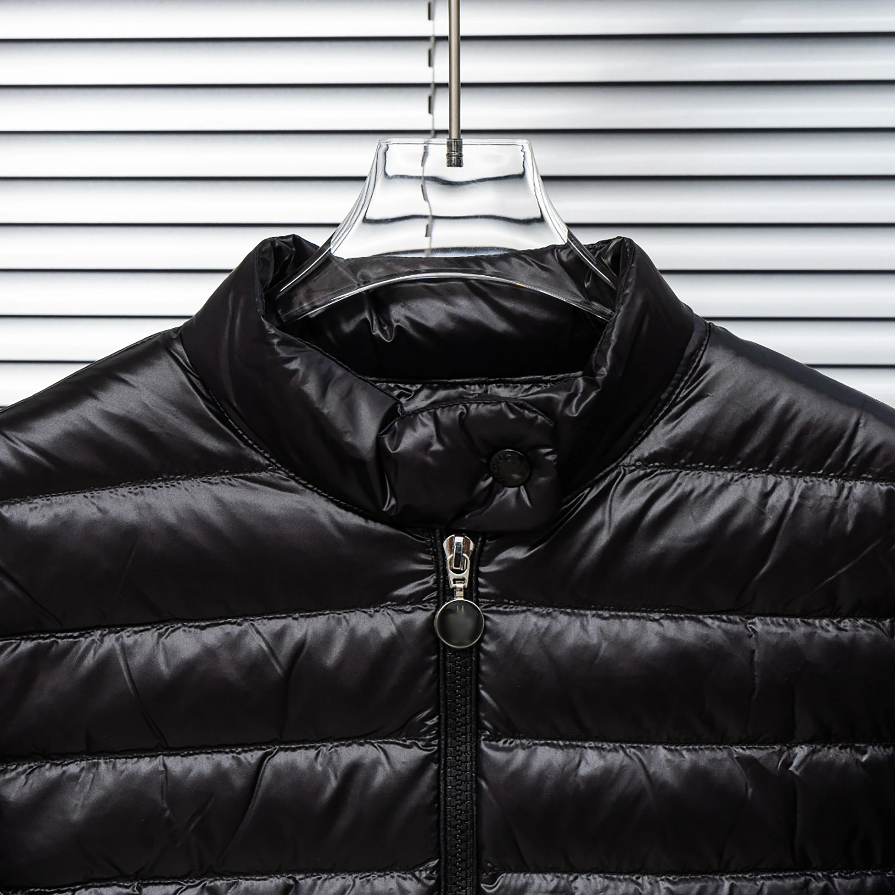 Winter Warmth Thick Jacket Trench Coat Zipper Closure Knitted Lightweight Hooded Men Women Water-Resistant Fashionable Outerwear