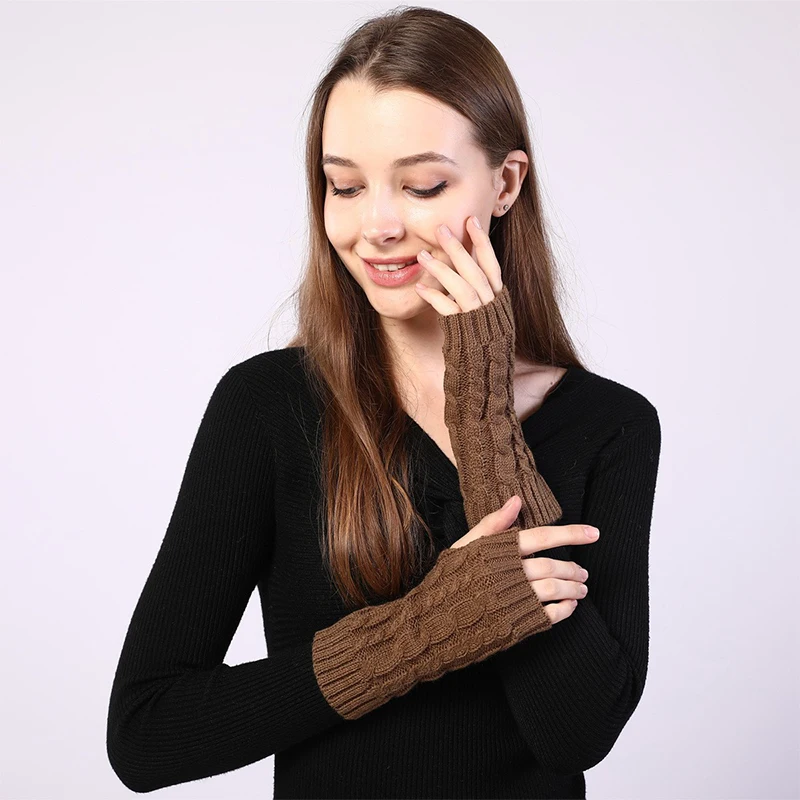 Зимние трикотажные перчатки без пальцев