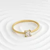 R0002 square/white