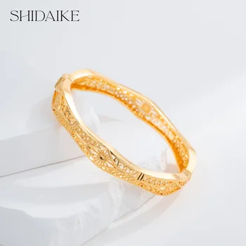 Elegant Open Design 18K Gold Plated Zircon Brass Fashion Charm Bracelet Custom Option Available for Ladies Wholesale
