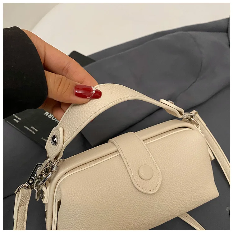 Korean-Style Women's Commuting Crossbody Bag