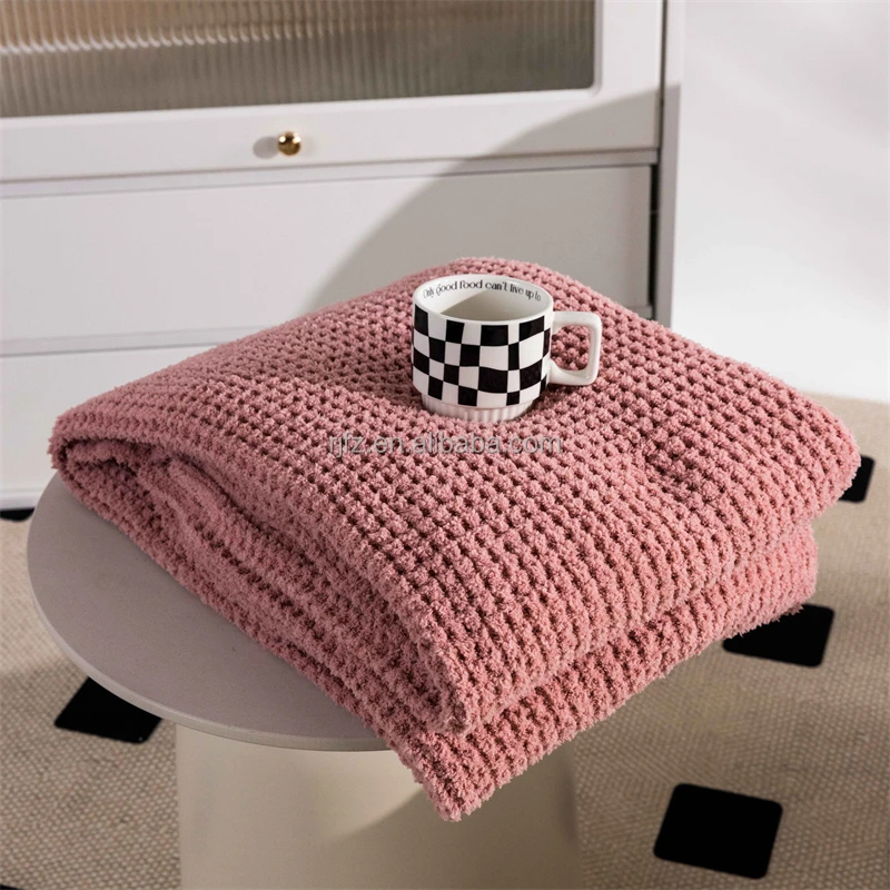 2024 New European and American Style OEKO-TEX Factory Direct Sale High Quality 100 % Polyester Knitted Throw Blanket NR supplier