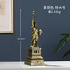 Statue de la liberté surdimensionnée 325