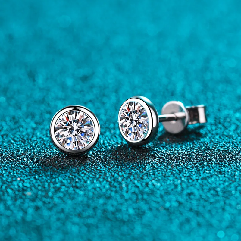 Oahlan örhängen med moissanite i sterling silver för damer_voghion.com