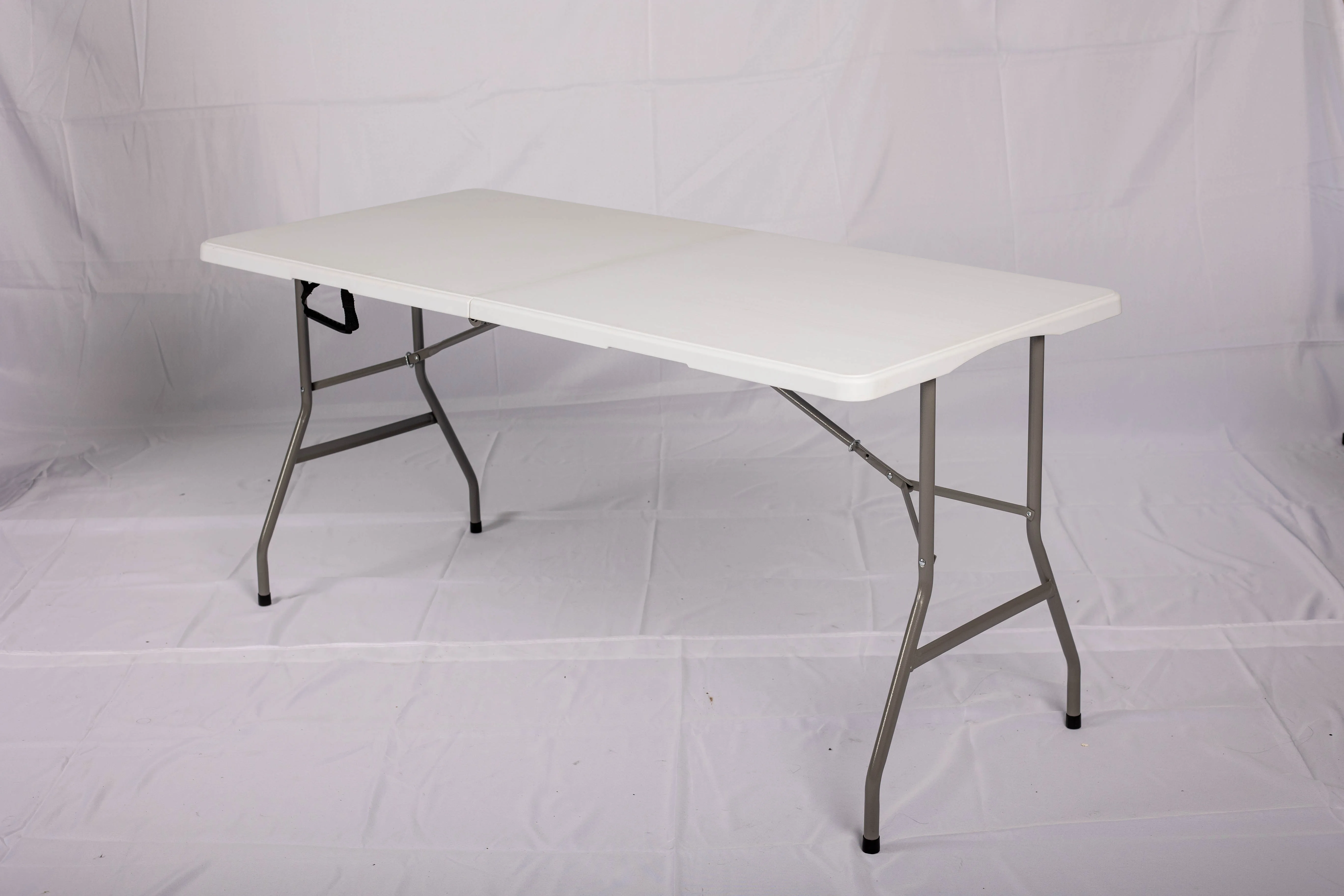 5ft Outdoor Portable Fold In Half Table Wedding Banquet Plastic Table