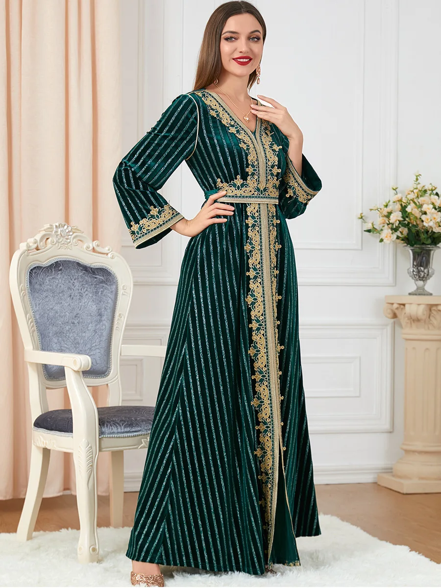 Elegant Velvet Abaya Modest Pattern Moroccan Robe Gamis Muslim Women's Embroidered Arab Gown for Dubai Muslims
