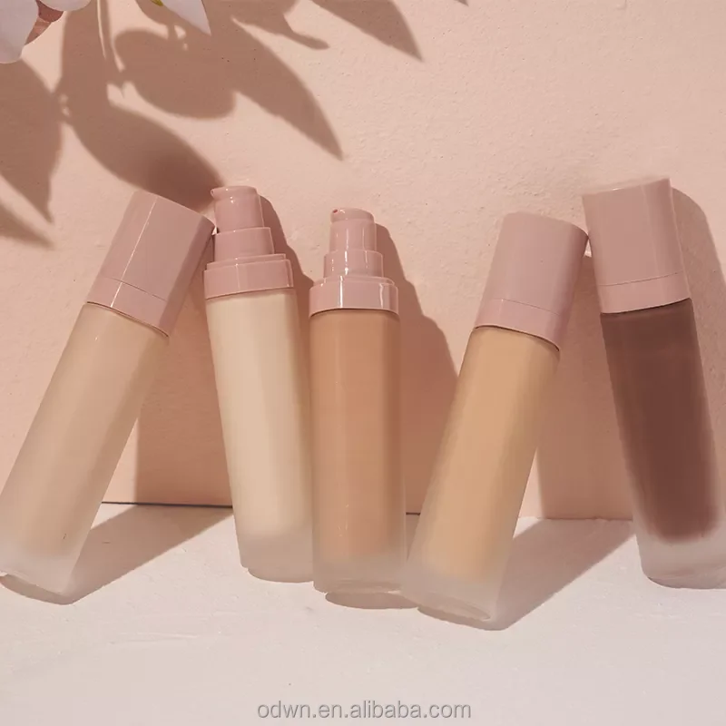 Бесплатный образец полноразмерная матовая основа для макияжа с фирменным