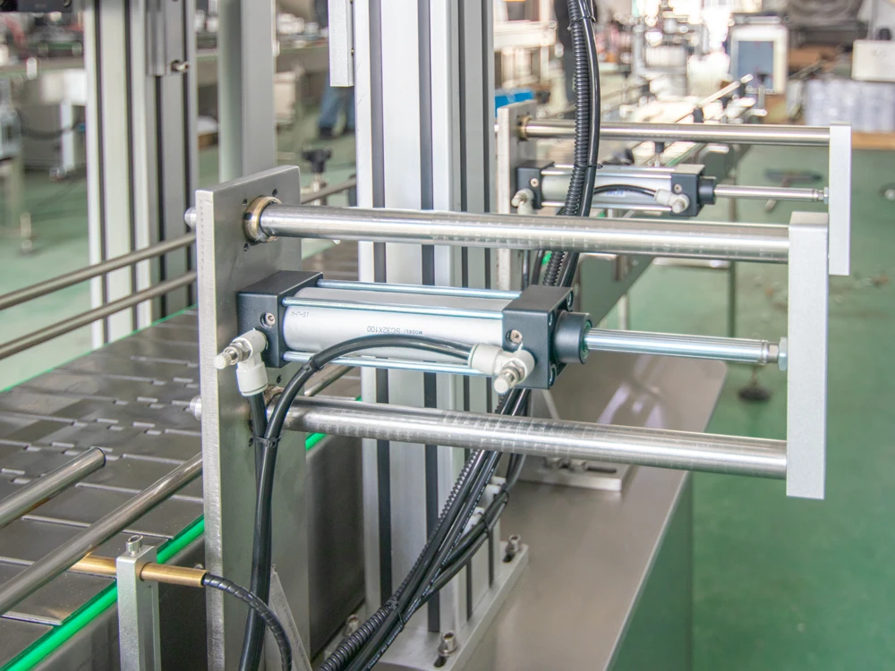 YIMU Plastic Bucket F-Style Gallon Drum Jerry Can Automatic Cap Feeder Lid Closer Single Head Twist off Screw Capping Machine