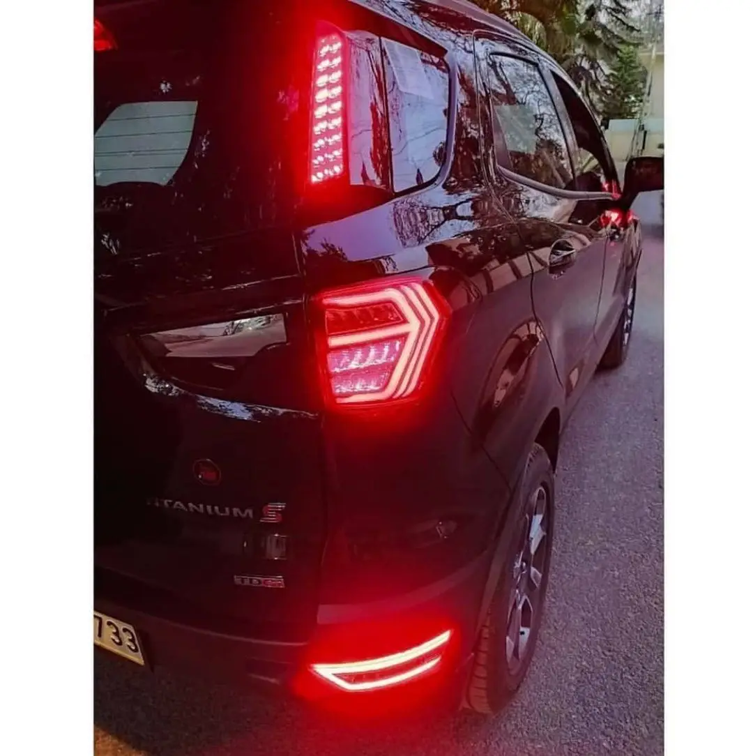 ford ecosport tail light