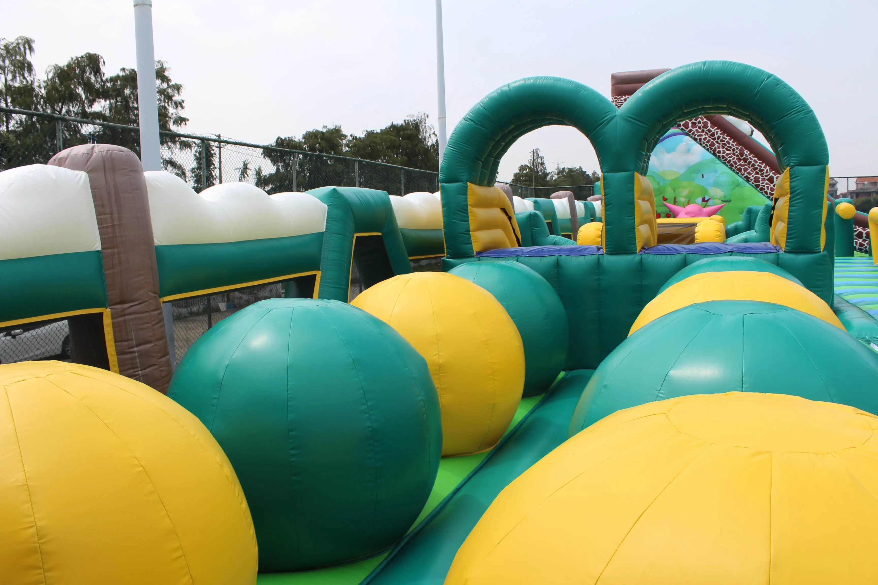 CH Custom Commercial Outdoor Inflatable Playground Jump Castle for Kids Obstacle Inflatable Amusement Park Trampoline Park