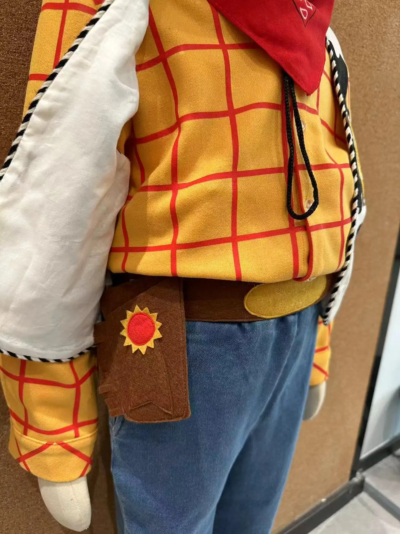 DeAO Disfraz De Vaquero Para Niño – Camisa De Cuadros, Chaleco, Pantalón, Sombrero Y Bandana, Tallas 2-8 Años, Ideal Para Halloween, Carnaval Y Navidad