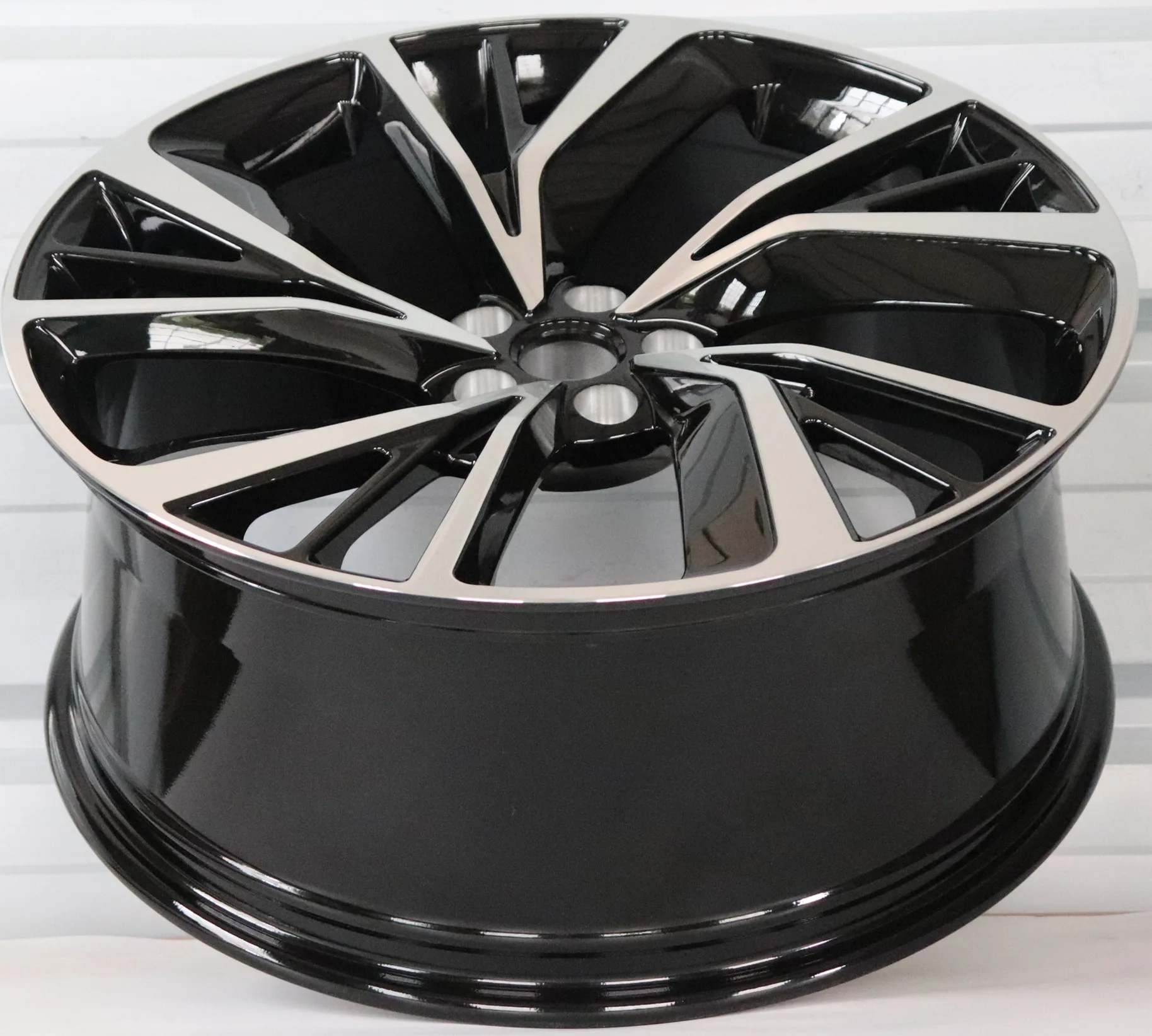 XINLAI Custom New Diamond Cut Design 5x114.3 5x120 5x130 Aluminum Alloy Forged Wheels Rim for Passenger Car Wheels - Image 5