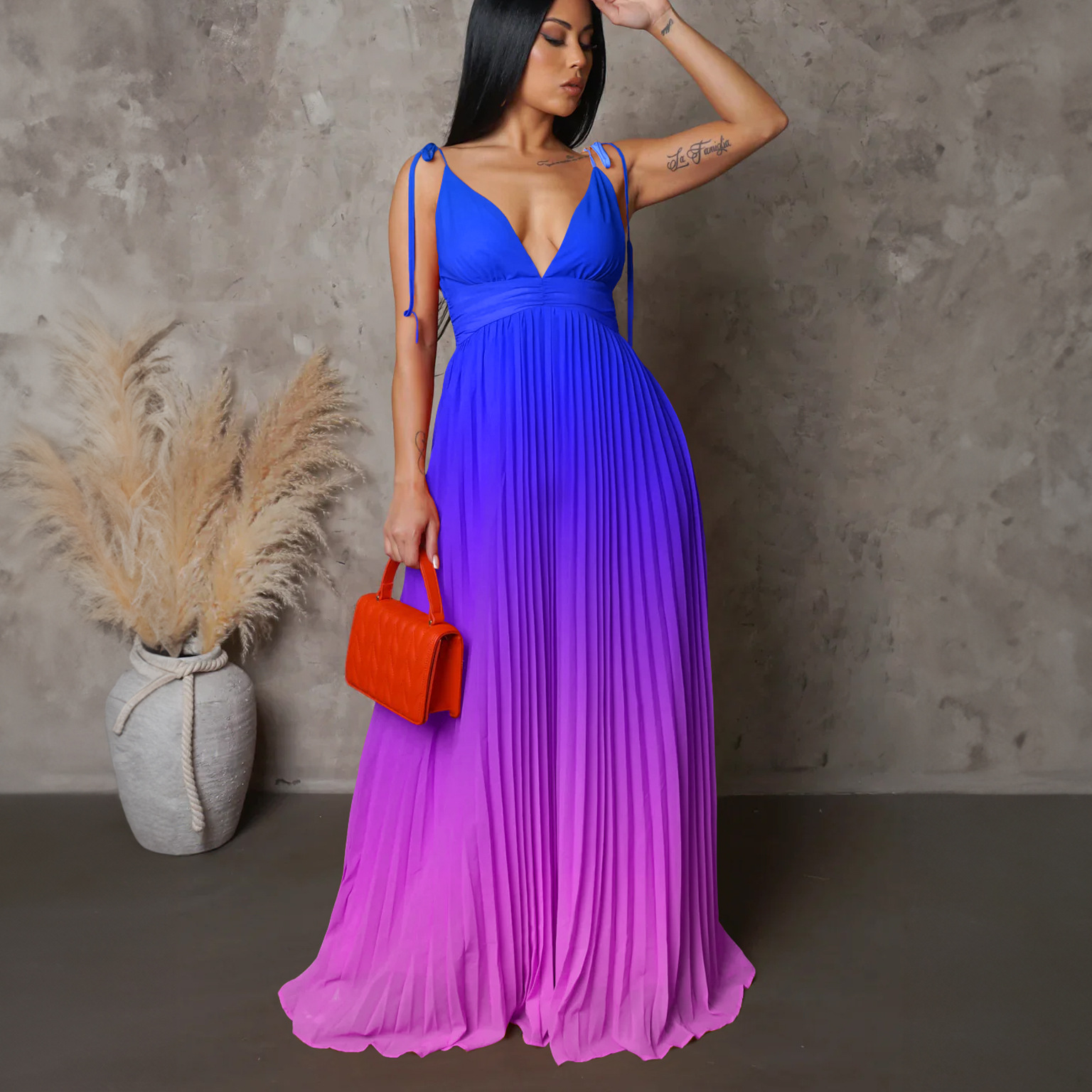 boohoo backless dress Blanco Tie Back Long Flowy Maxi Dress main image 0