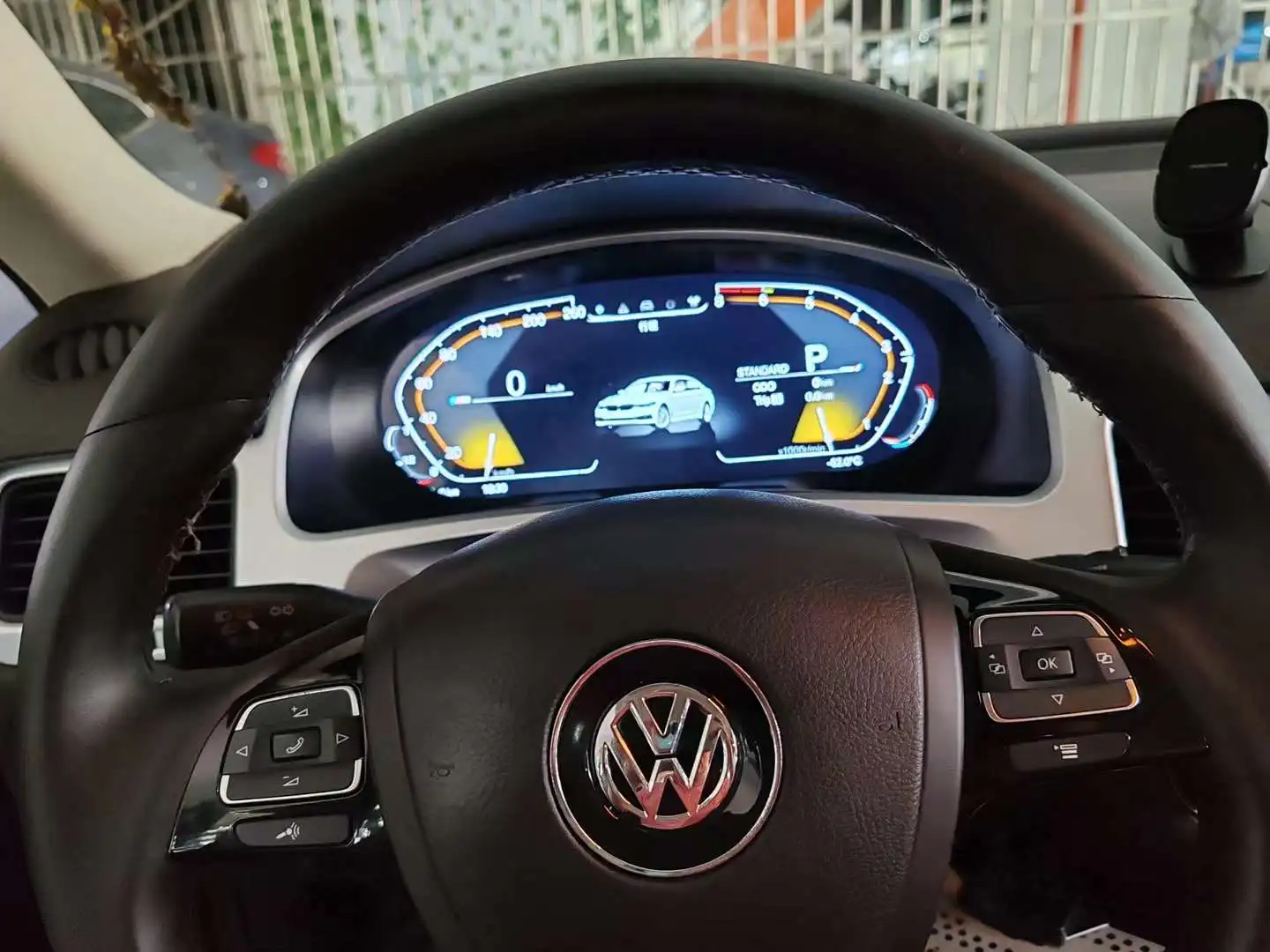 New Arrival LCD Digital Dashboard Panel Display for Volkswagen VW Touareg 2003-2010 Virtual Instrument Cluster LCD Speedometer